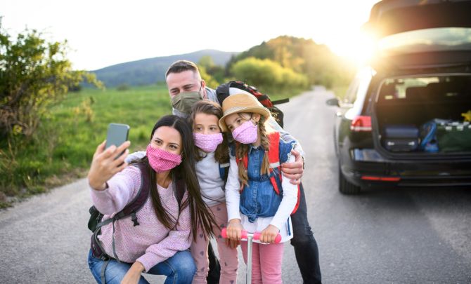 Jak bezpiecznie podróżować w czasie pandemii koronawirusa?