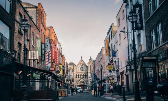 Noclegi w Europie najdroższe w Dublinie, Monako i Amsterdamie