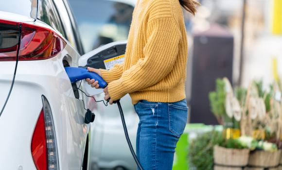 Gdzie naładować samochód elektryczny?