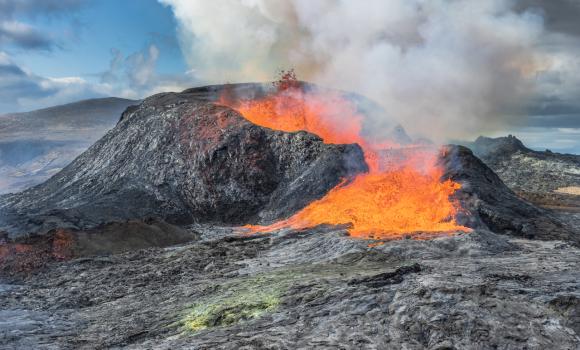 Wybuch Etny. Jak się przygotować na erupcję wulkanu?